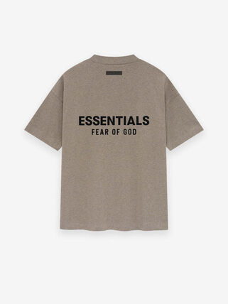 Essentials エッセンシャルズ【本物保証】tee Tシャツ ハーフパンツ メンズ レディース ショートパンツ ビンテージ セットアップ Fear Of God フィアオブゴッド tee & Shorts シュプリーム バレンシアガ ステューシー に続き ストリート ウェアの大定番となったブランド