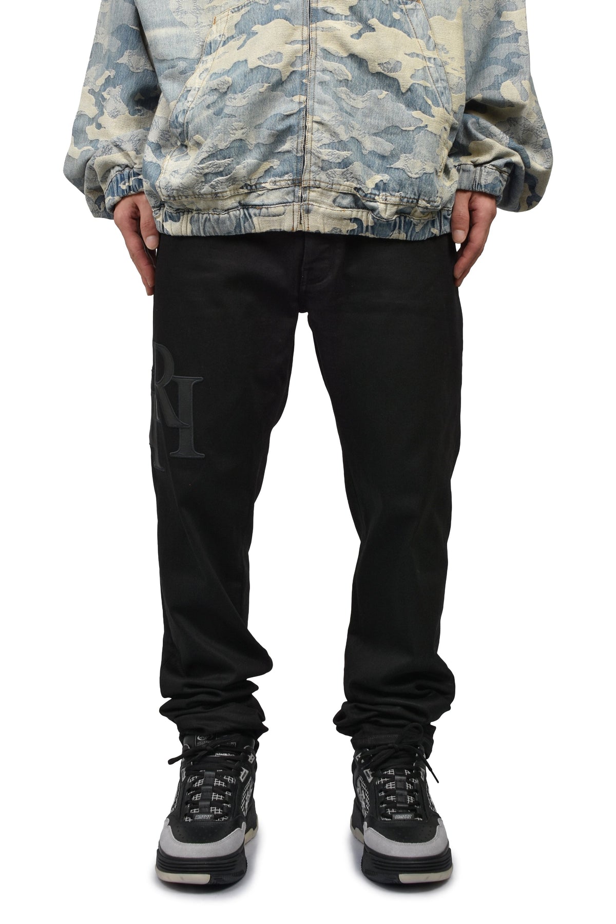AMIRI アミリ 【本物保証】 デニムパンツ ストリート系 メンズ WAXED STAGGERED LOGO SKINNY JEAN / BLK WAX