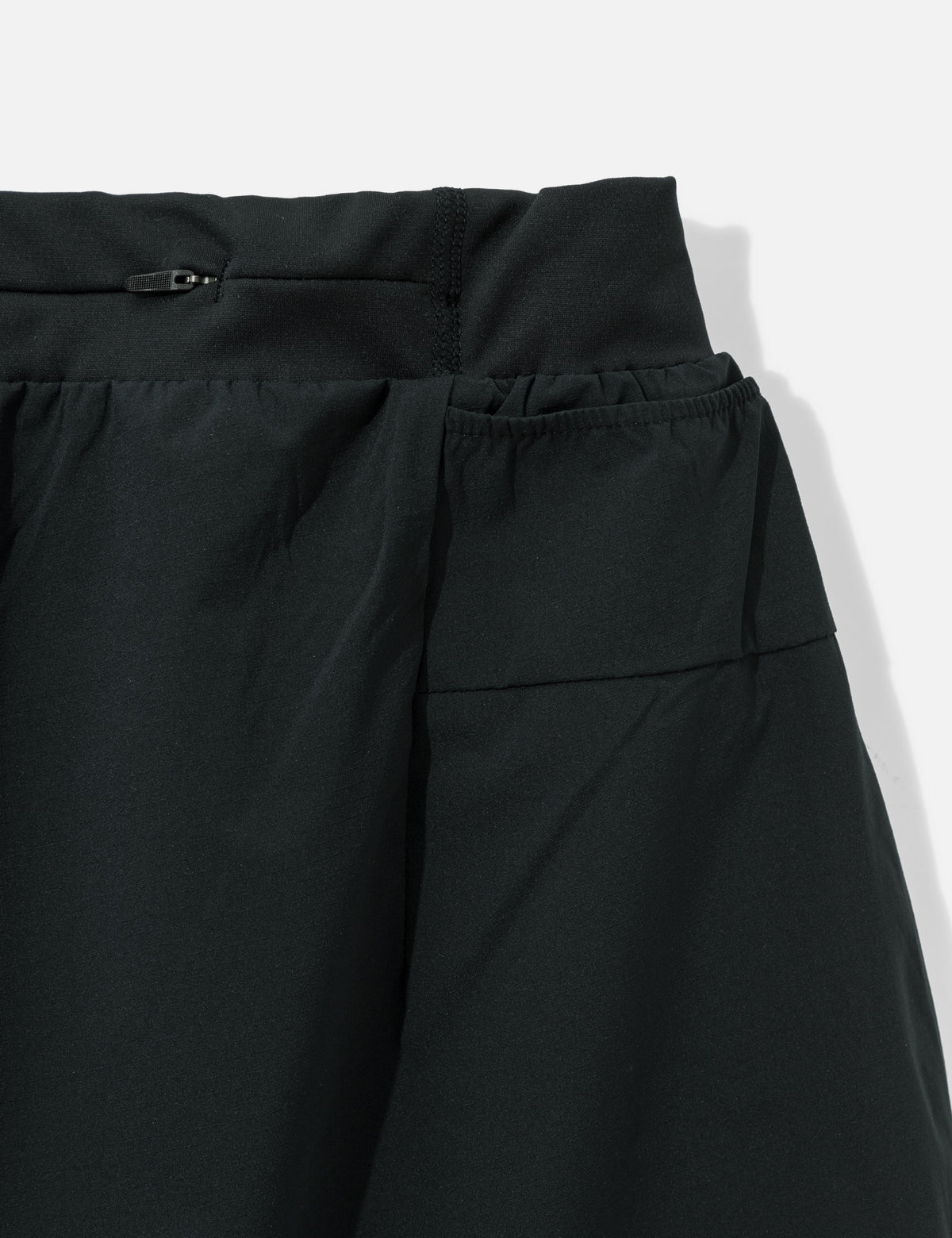 Houdini フーディーニ 【本物保証】 ショートパンツ ストリート系 メンズ M's Pace Trail Shorts