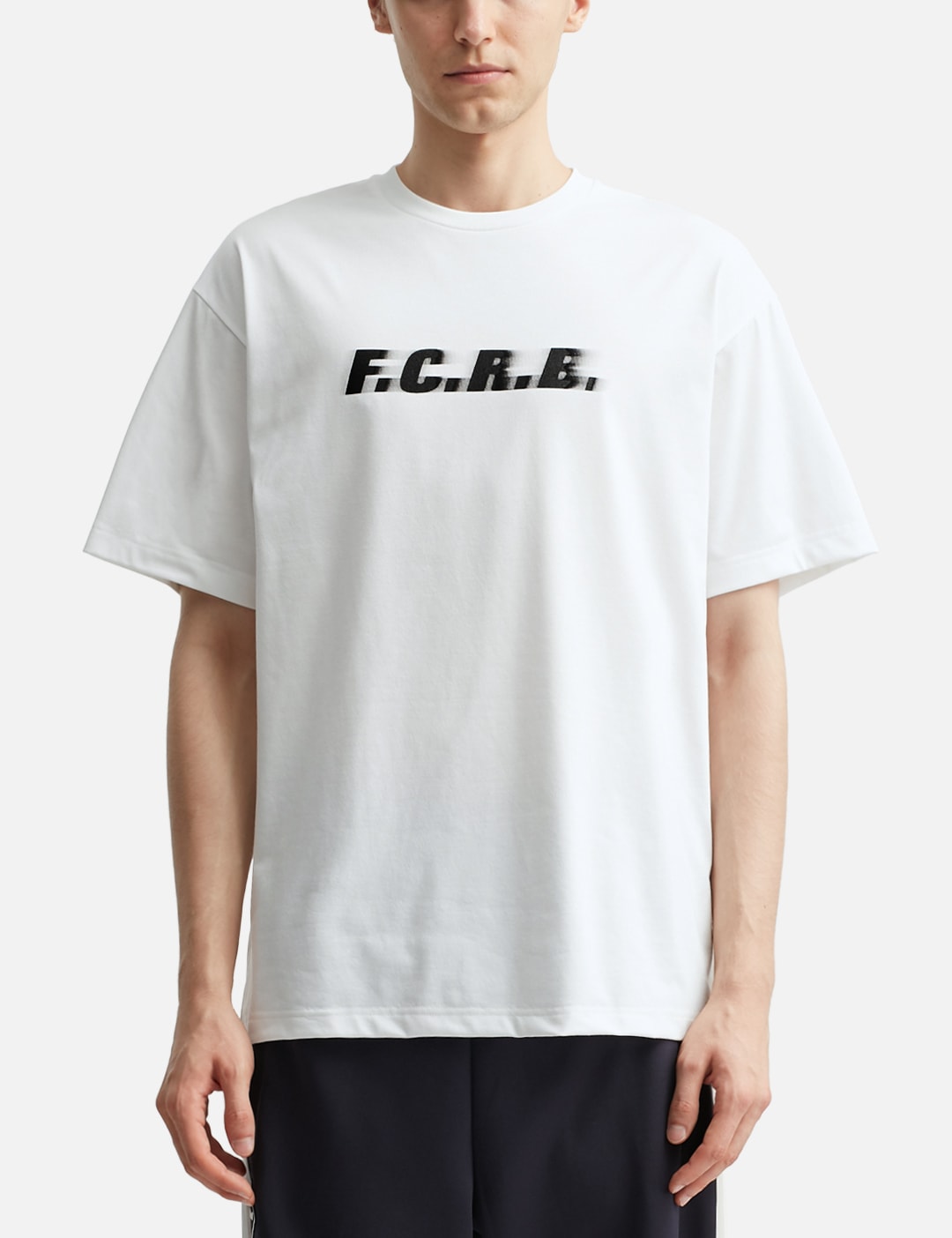 F C Real Bristol エフシーレアルブリストル 【本物保証】 Tシャツ ストリート系 メンズ Blurred Logo T-Shirt
