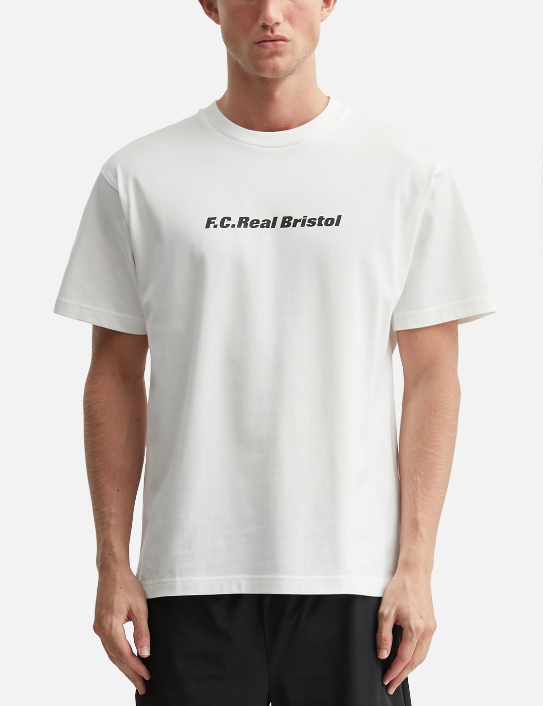 F C Real Bristol エフシーレアルブリストル【本物保証】 Tシャツ ストリート系 メンズ Team Staff Tee