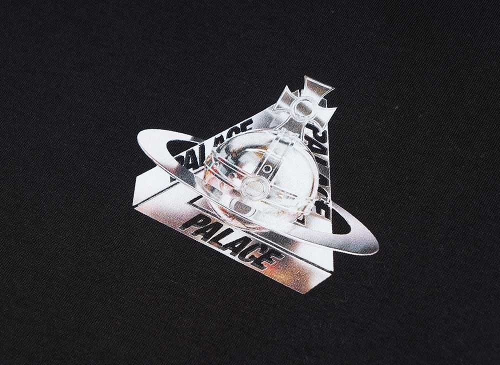 PALACE パレス 【本物保証】 Tシャツ ストリート系 ユニセックス パレス x ヴィヴィアンウエストウッド Tシャツ "ブラック" P26VWTS002