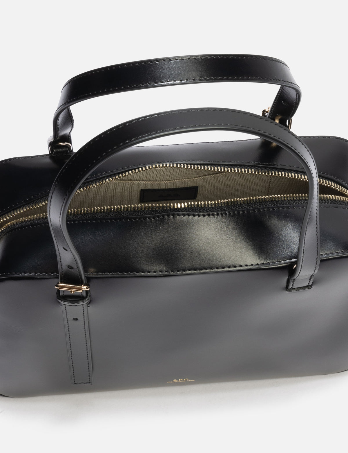 Apc アーペーセー 【本物保証】 バッグ ストリート系 レディース Virginie Box Bag