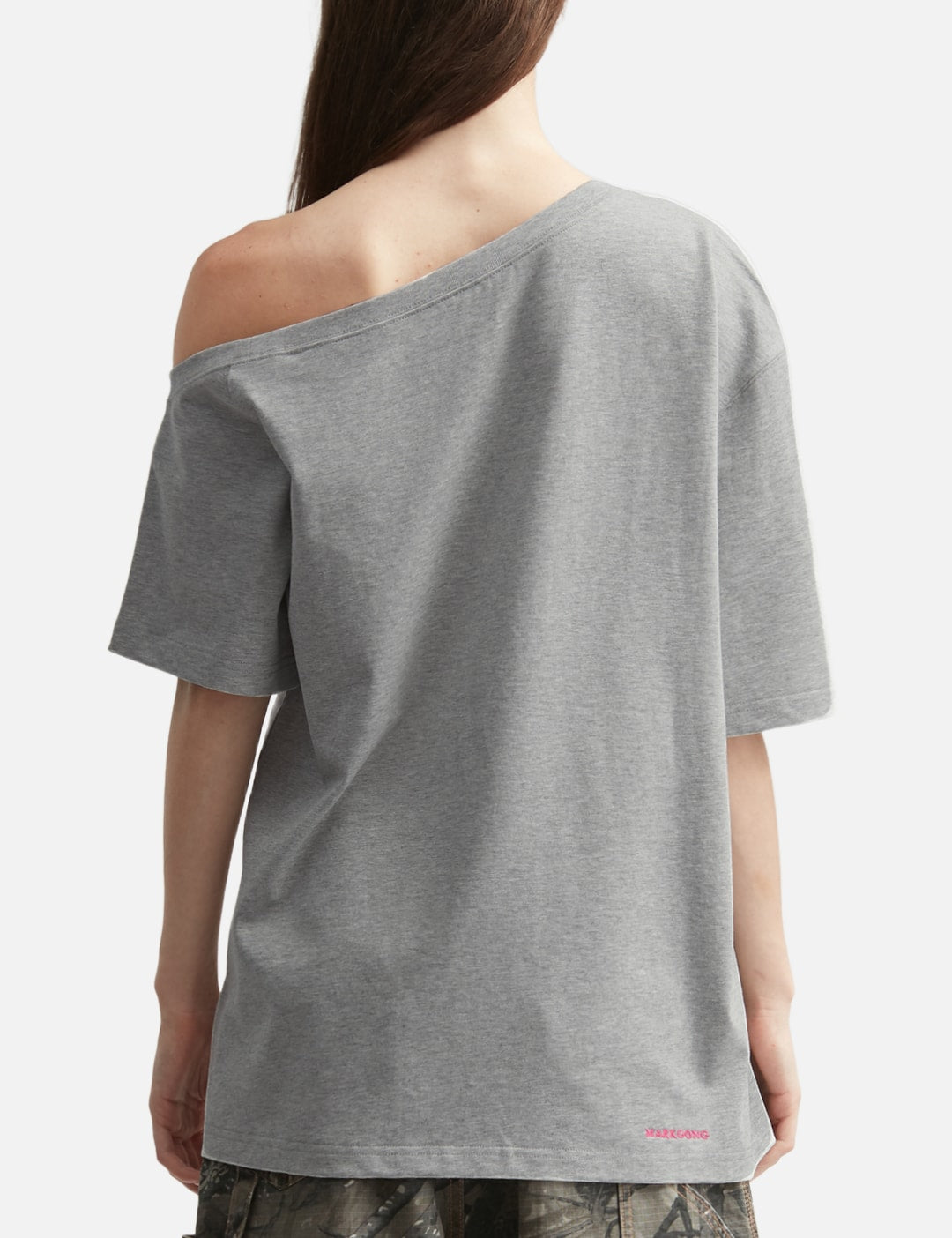 Markgong マークゴン 【本物保証】 Tシャツ ストリート系 レディース Gray Squirrel Printed One-Shoulder Short Sleeve T-Shirt