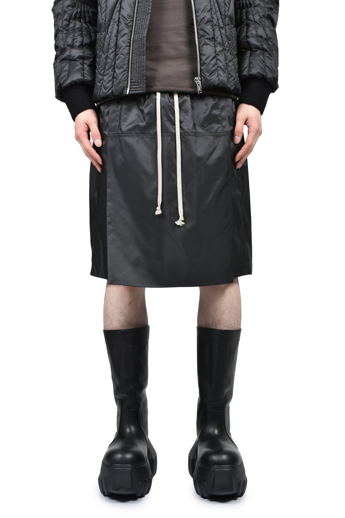 MONCLER + RICK OWENS モンクレール【本物保証】ショーツ、ストリートスタイル、メンズ  KILTSHORTS / BLK