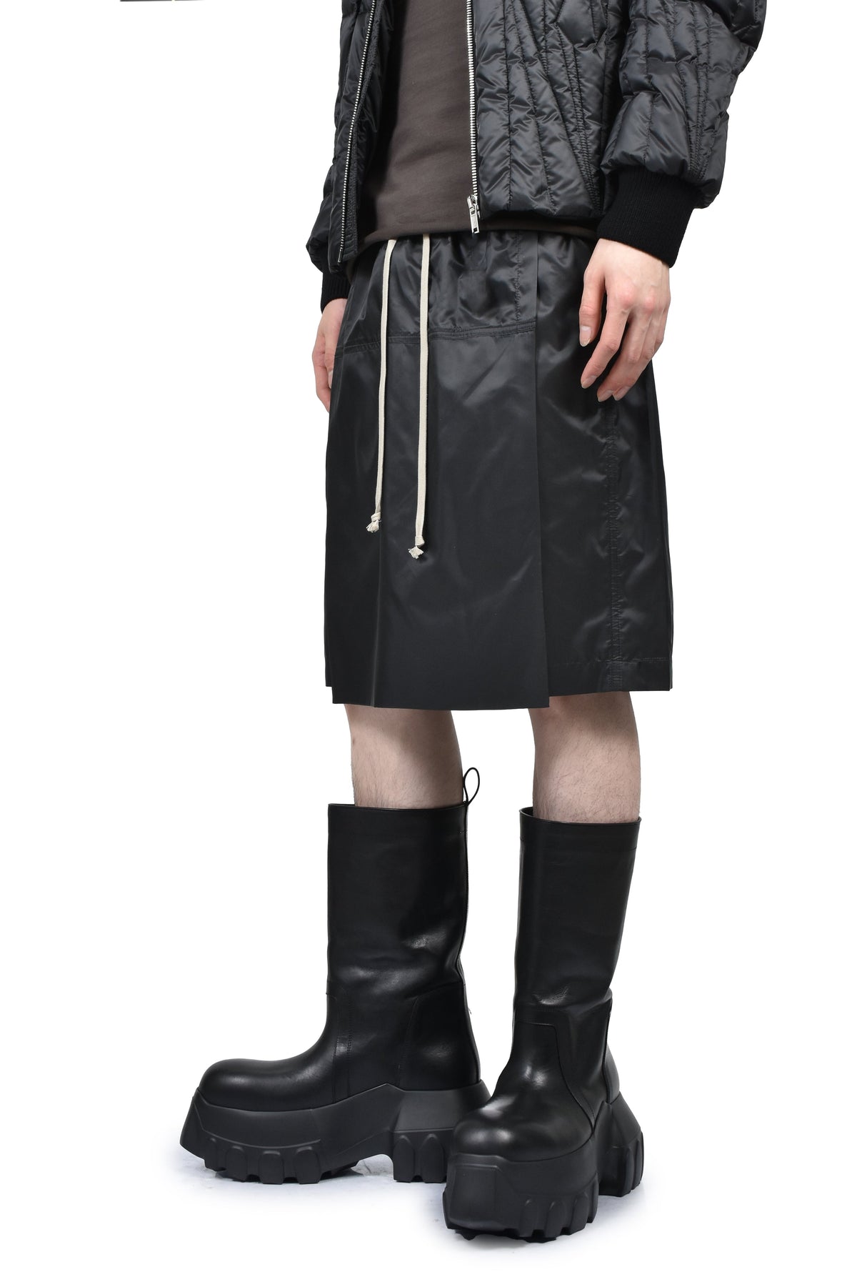 MONCLER + RICK OWENS モンクレール【本物保証】ショーツ、ストリートスタイル、メンズ  KILTSHORTS / BLK