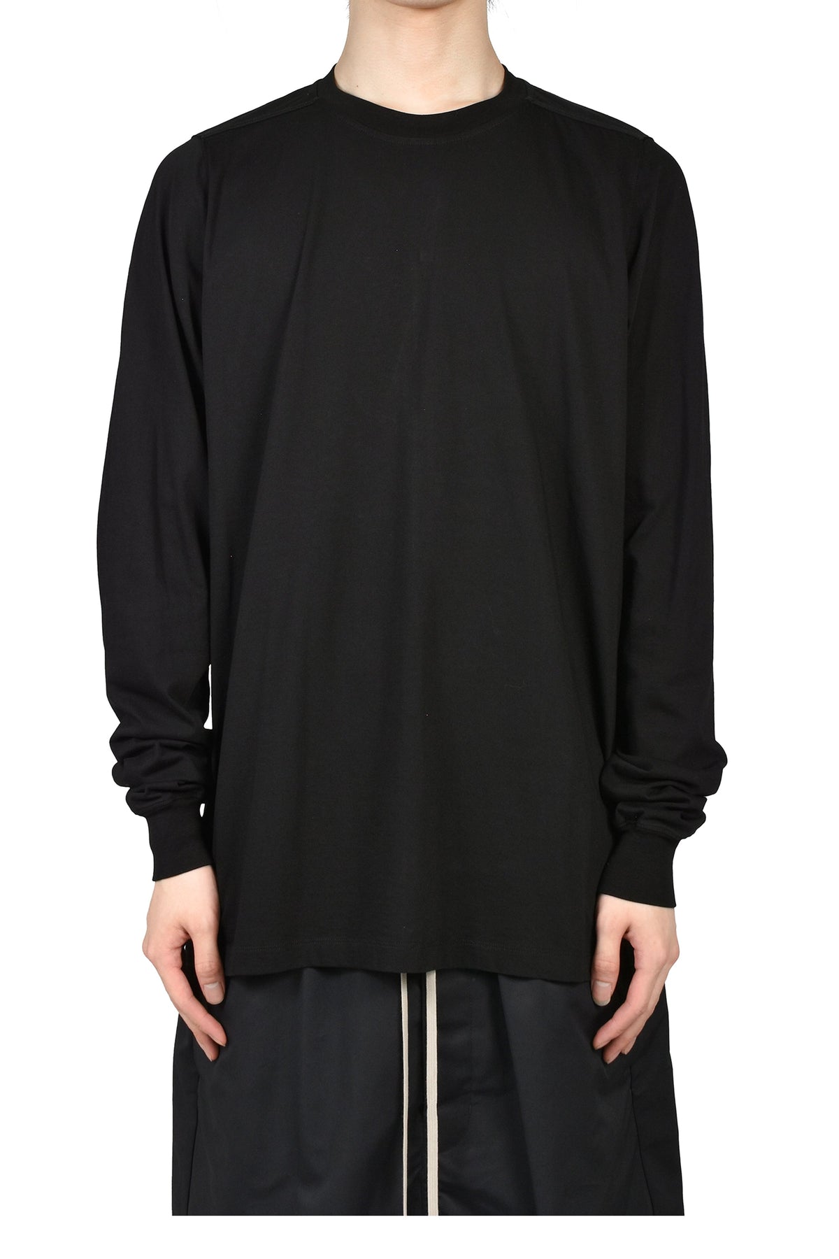 Rick Owens リックオウエンス 【本物保証】Tシャツ、ストリートスタイル、メンズ SHORT CREWNECK LS T / BLK