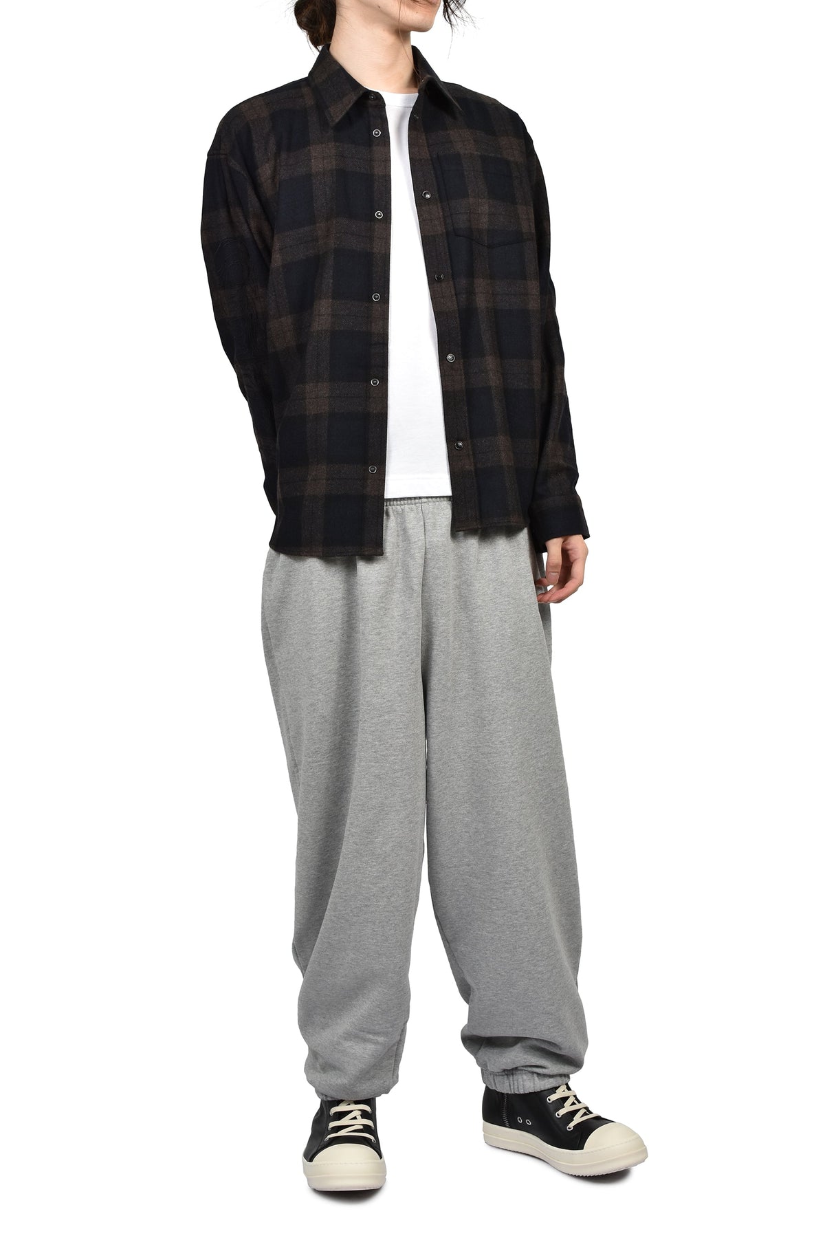 VETEMENTS ヴェトモン 【本物保証】 シャツ ストリート系 メンズ EMBROIDERED METAL LOGO FLANNEL SHIRT / BLK