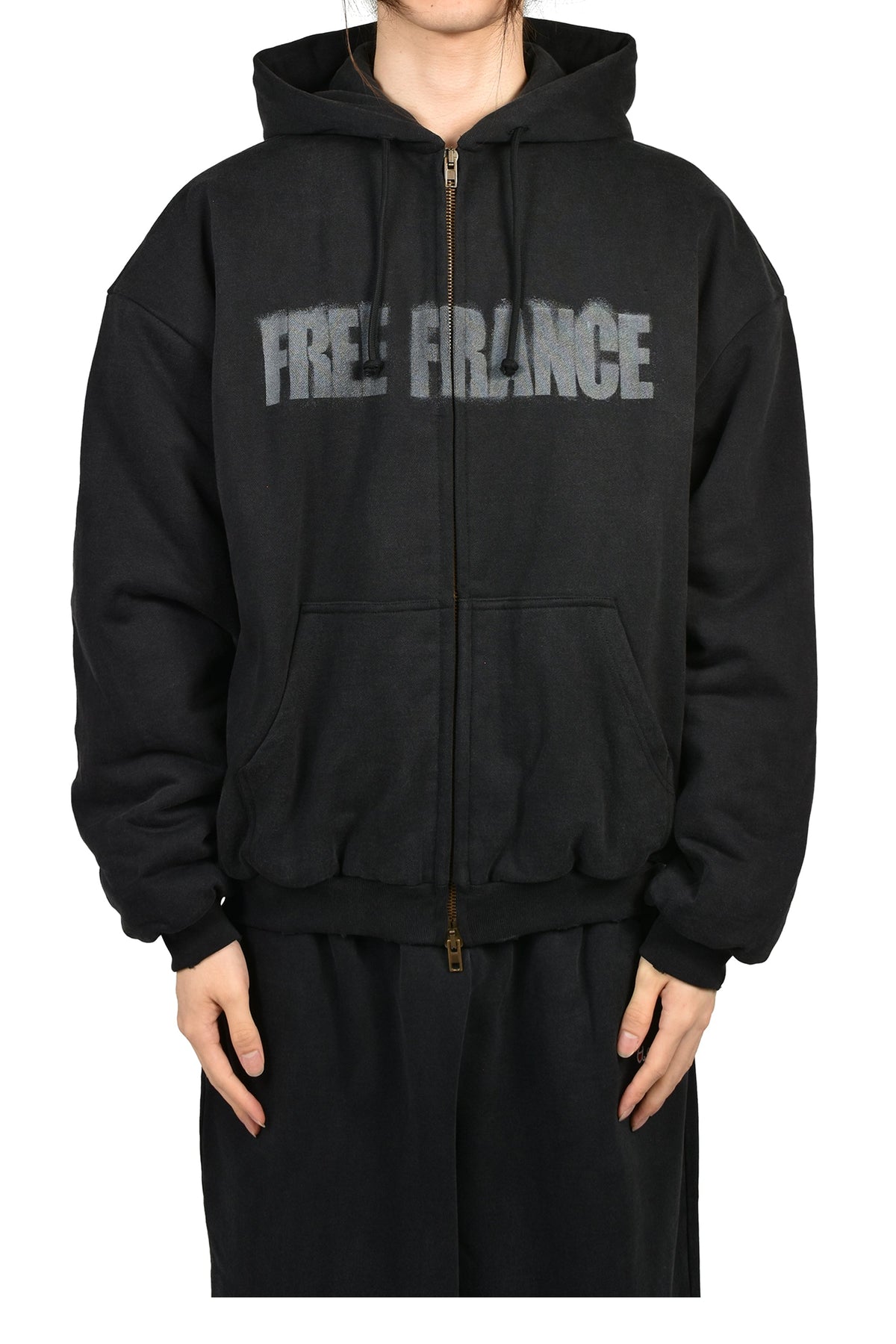 VETEMENTS ヴェトモン 【本物保証】 パーカー ストリート系 メンズ PUFFED ZIP-UP HOODIE FREE FRANCE / WASHED BLK