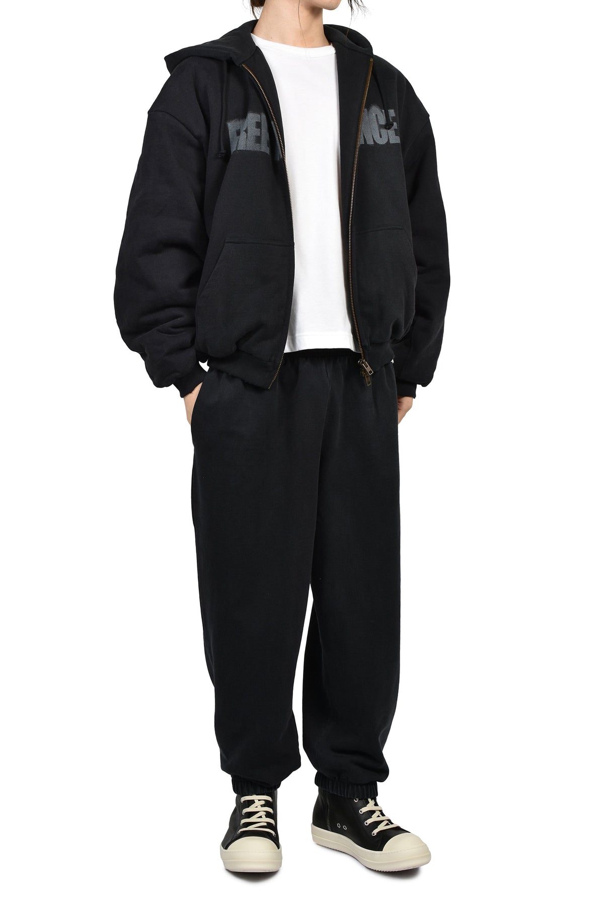 VETEMENTS ヴェトモン 【本物保証】 パーカー ストリート系 メンズ PUFFED ZIP-UP HOODIE FREE FRANCE / WASHED BLK